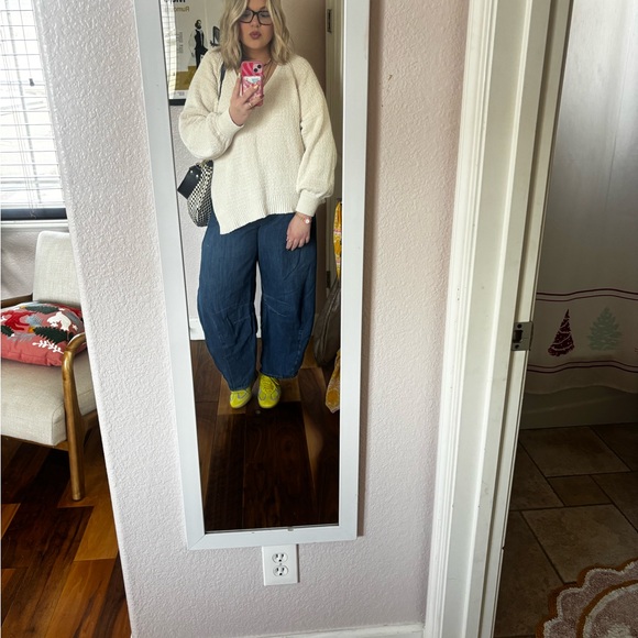 Meet your Posher, Leighton - Picture 3 of 7